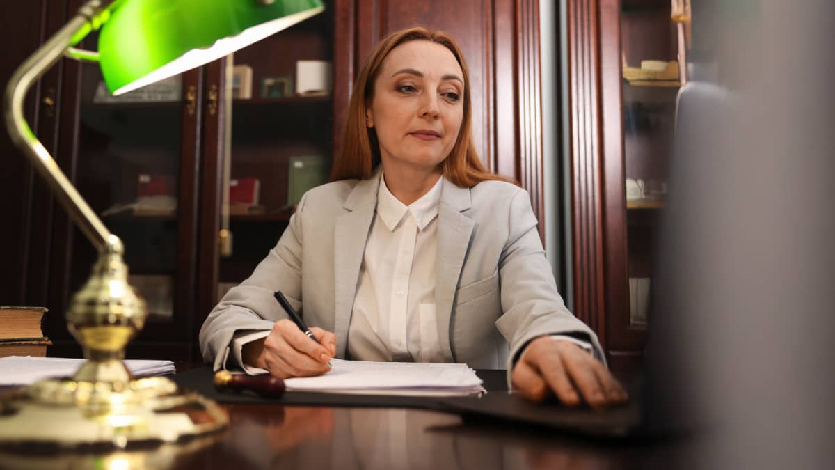 5 top CRM for notaries for scheduling, organizing data and simplifying tax prep